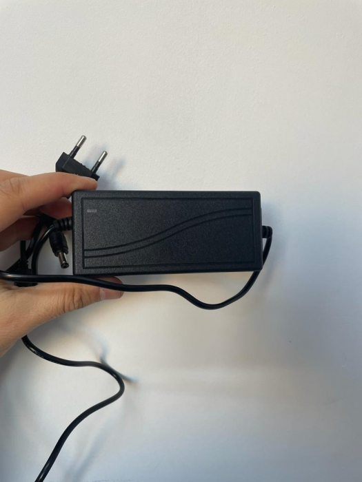Sursa alimentare 12V 5 A tip alimentator pentru camere de supraveghere [2]