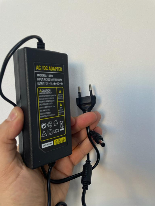 Sursa alimentare 12V 5 A tip alimentator pentru camere de supraveghere [4]