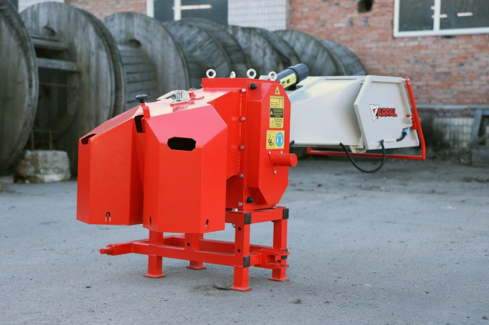 Tocator de crengi AM-120 PTO (acționat la priza tractorului) [11]