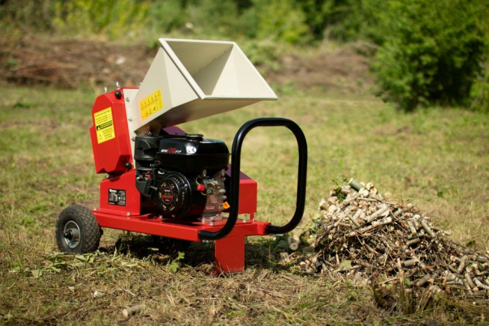 Tocator de crengi AM-60BD MAX, motor 7CP, ∅ max. 60 mm, Ucraina [9]