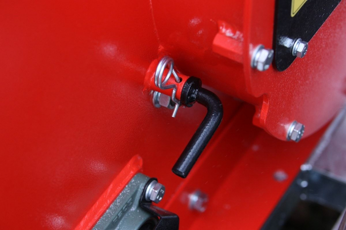 Tocator de crengi MS-120 BD-K , motor 20CP, ∅ max. 120 mm, cu banda de transportare [16]