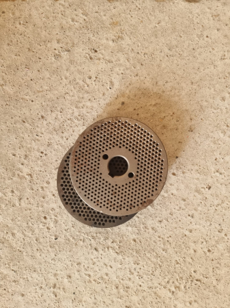 Matrita pentru granulator KL-125 cu gauri de 2.5 mm Ø [8]