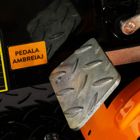 Mini tractor Detoolz, 17cp, 530cc, motor pe motorina 4T, 4X4, 4 viteze, pornire electrica, 2 cutii de viteze [21]