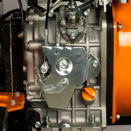 Mini tractor Detoolz, 17cp, 530cc, motor pe motorina 4T, 4X4, 4 viteze, pornire electrica, 2 cutii de viteze [16]