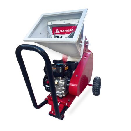 Tocator de crengi AM-70-BD – motor pe benzină 7 CP, diametru 6 cm, 3 cuțite oțel, productivitate 2 m³/h [2]