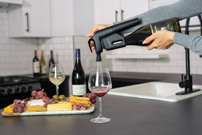 Sistem de conservare a vinului CORAVIN® Timeless Three Plus - Negru [4]