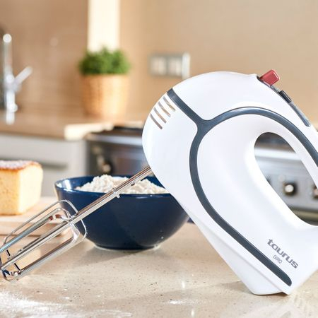Mixer Taurus Giro, 500 W, 5 viteze, functie Turbo, 2 teluri, 2 carlige, Alb/Gri [2]