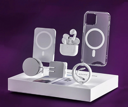 Cutie cu accesorii pentru telefon , husa transparenta, cablu incarcare, incarcator, casti, incarcator wireless, baterie wireless, alb [5]