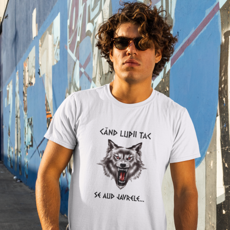Tricouri Vesele - Tricou "Cand lupii tac se aud javrele"-Deyu