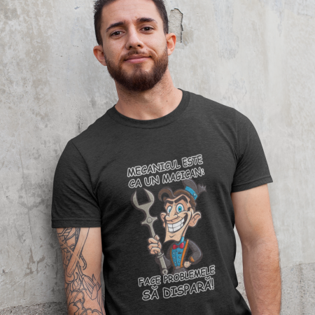 Tricou cu mesajul"Mecanicul este ca un magician"-Deyu [1]