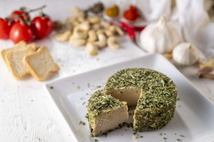 Branza maturata cu chives si ceapa, 150gr Rawckers [3]