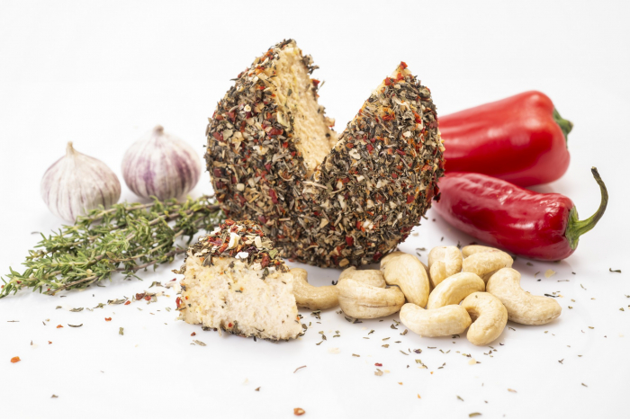 Branza maturata  ierburi italiene, 150gr Rawckers [2]
