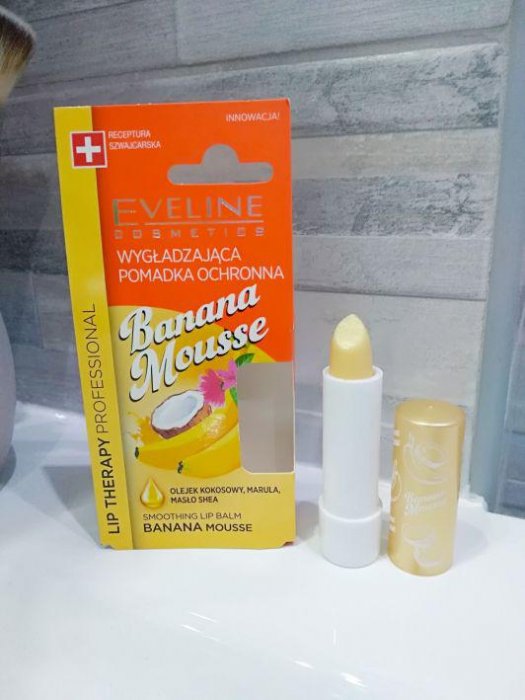 Balsam De Buze  Eveline Cosmetics Lip Therapy Smoothing Balm Banana Mousse [2]