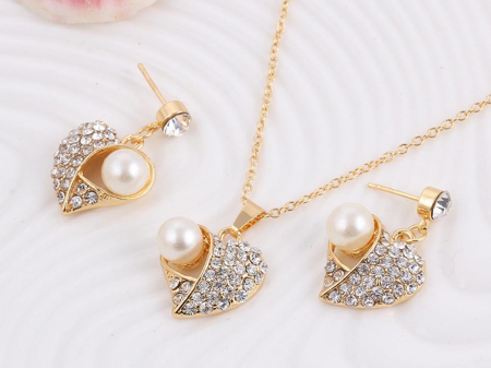 Seturi - Set Colier cu cercei inima, perla si pietre de cristal