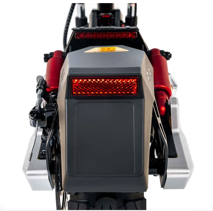 Trotineta electrică KuKirin M4 Max 2025, motor 800W, baterie 48V 18.2Ah, viteză maximă 45 km/h, autonomie de până la 64 km, anvelope de 10 inch, frâne pe disc și suspensie dublă [7]