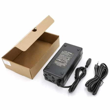 Incarcatoare - Incarcator 60V - Output 67.2V 2A - Mufa GX16