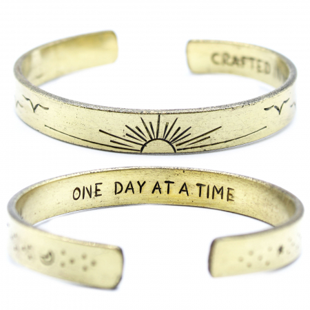Bratari pentru EL - Bratara Tibetana One Day at a Time