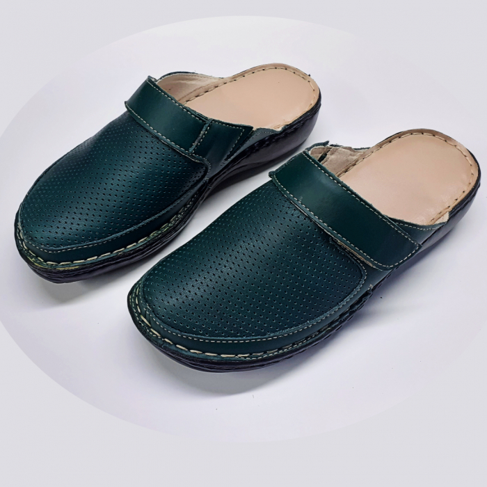 Papuci medicali albi [2]