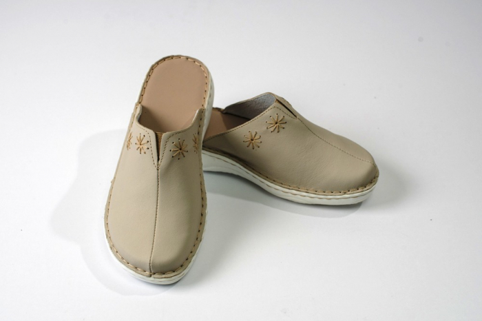 Papuci medicali dama bej [2]