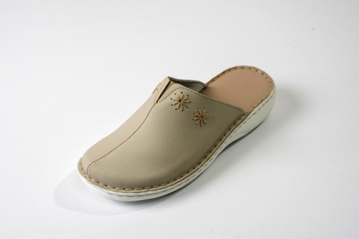 Papuci medicali dama bej [1]