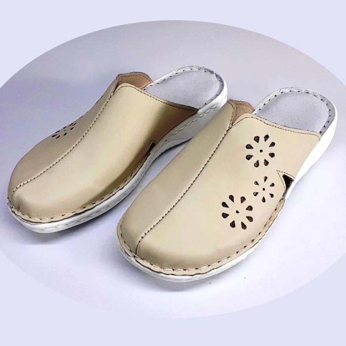 Saboti dama cu talpa ortopedica alb [1]