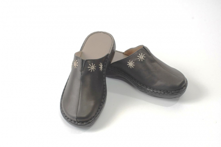 Saboti  Dama din piele hand made - Papuci medicali dama negru