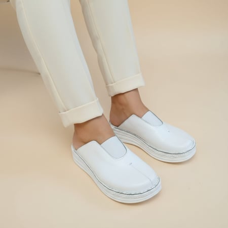 Saboti  Dama din piele hand made - Saboti femei piele pentru picior lat 4005 alb