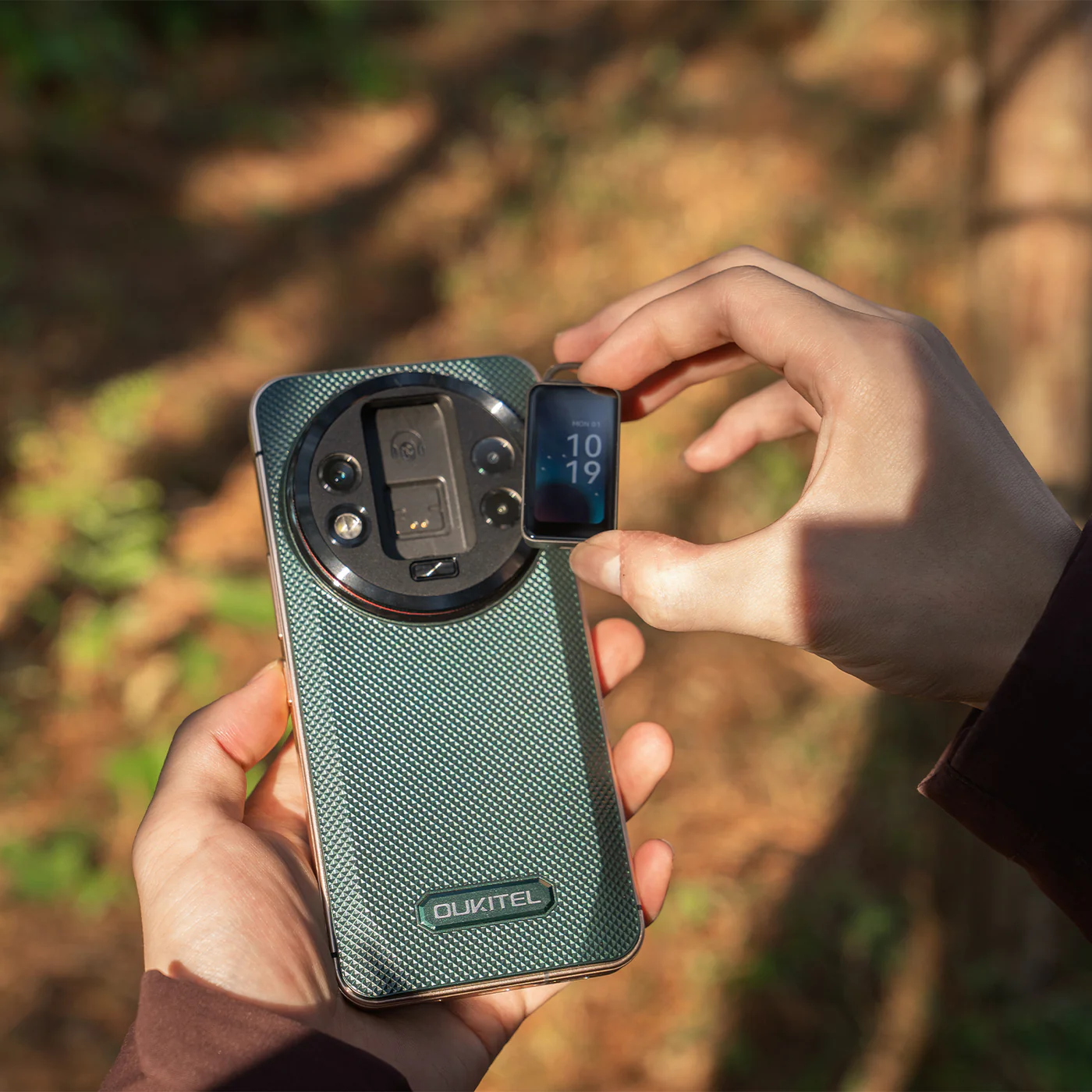 Telefon mobil Oukitel WP200 Pro, Negru, 5G, 6.7" FHD+ AMOLED, Ecran Smart Detasabil, 72GB RAM (24GB+48GB extensibili), 1TB ROM, Android 15, Dimensity 8200, 108MP+32MP, 8800mAh, 45W, Dual SIM [3]