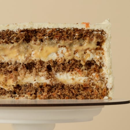 200 Lei/kg Carrot Cake cu Nuci & Insertie de Portocale [1]