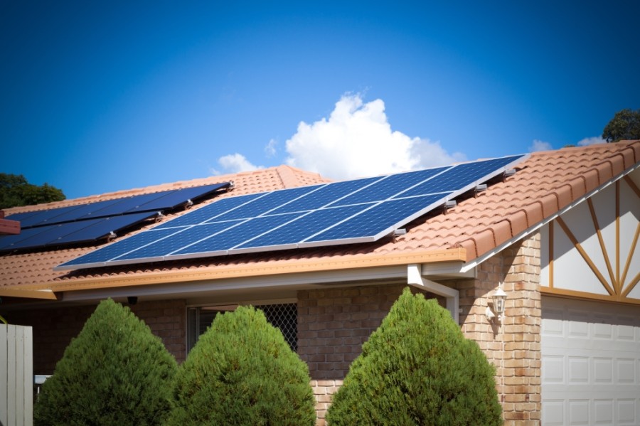 Cât costă un panou fotovoltaic? 5 aspecte care determină prețul