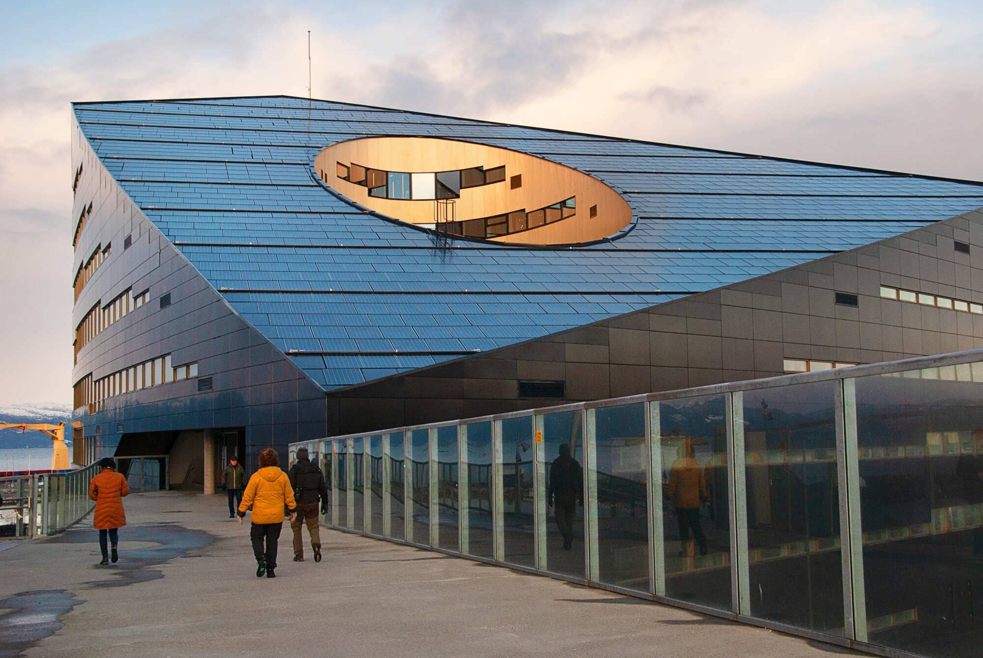 panouri fotovoltaice integrate in arhitectura moderna