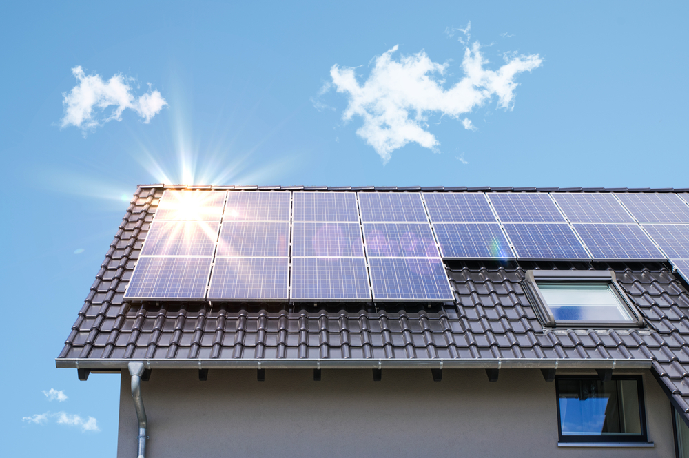 Panourile fotovoltaice si grindina: cum sa le alegi in functie de rezistenta?
