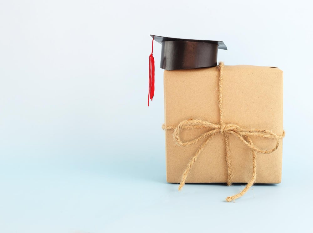 Cadouri creative pentru absolvenți – emoție, motivație și stil