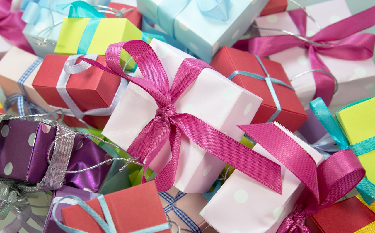 Cadouri personalizate: Cum sa alegi cadoul perfect pentru cei dragi