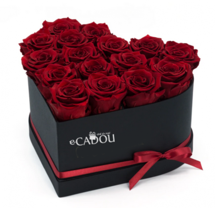 Aranjament floral cu trandafiri rosii de sapun in cutie inima, eCADOU