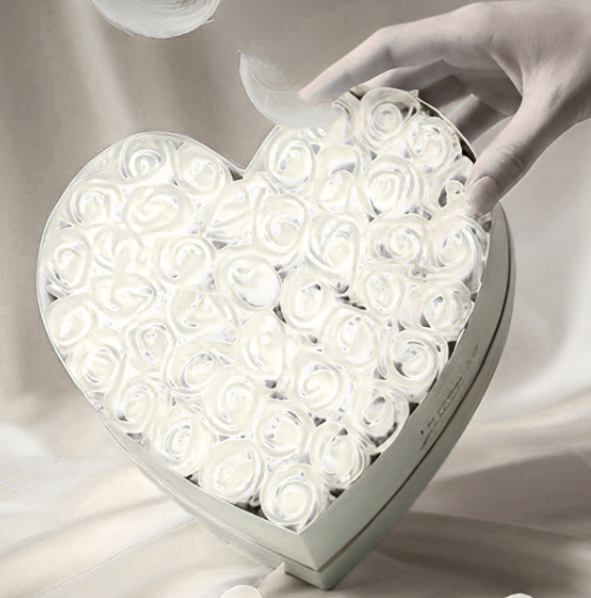 Aranjament cu trandafiri din sapun LOVE roz [4]