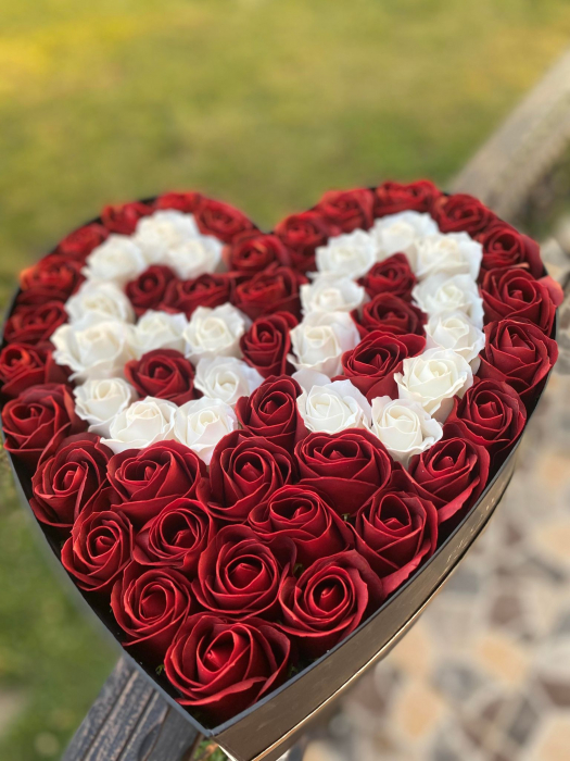 Aranjament floral varsta aniversara cu trandafiri din sapun 59-62 trandafiri [3]