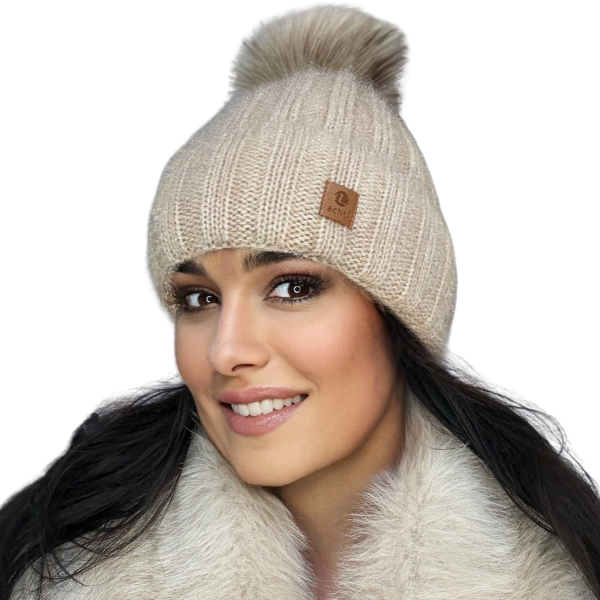 Căciulă de damă DARIA – model de iarnă cu pompon, interior polar, tricot moale și foarte călduroasă [1]