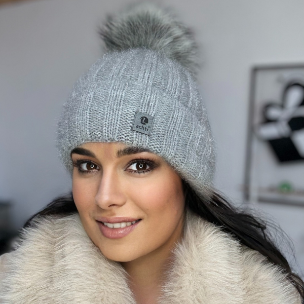Căciulă de damă DARIA – model de iarnă cu pompon, interior polar, tricot moale și foarte călduroasă [2]