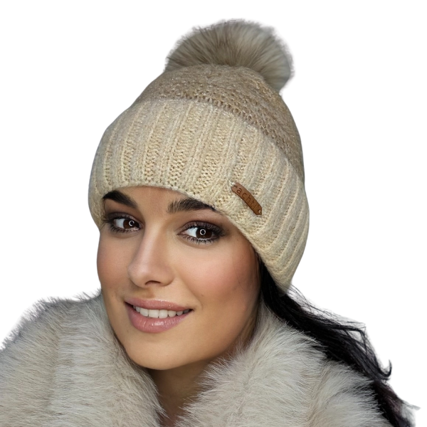 Căciulă de damă DARIA – model de iarnă cu pompon, interior polar, tricot moale și foarte călduroasă [2]
