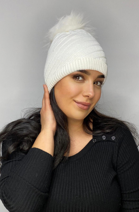 Caciula alba cu ciucure pufos, calduroasa, dublata în interior BELLA [2]