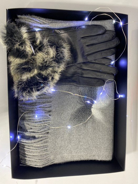 Cadoul perfect de Crăciun - Eșarfă de damă din lână și vâscoză și mănuși S din piele negre cu blanita [4]