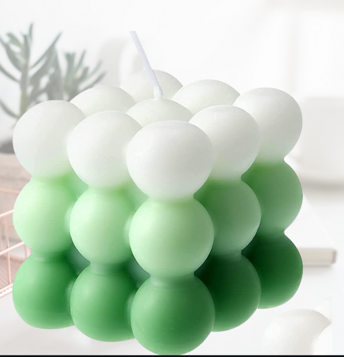 Lumanare parfumata decorativa din ceara naturala de soia, model cub Bubble verde degrade