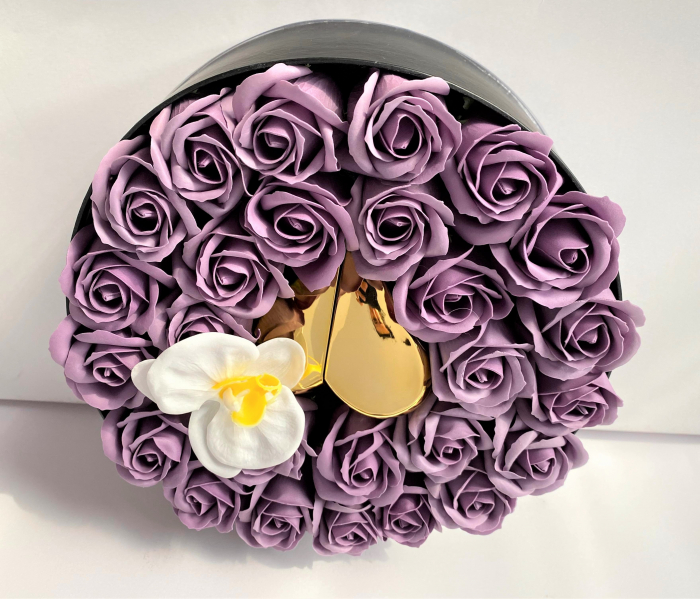 Pachet cadou cu 27 trandafiri si orhidee din sapun mov AC-R321 Love Parfum  cu sticluta de parfum 50ml [2]