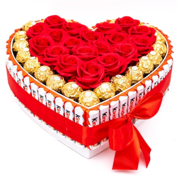 Aranjament Floral cu ciocolata  Kinder Ferrero, 19 Trandafiri, model LOVE19 [1]