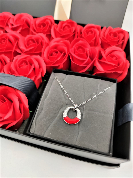 Pachet cadou pentru dama  cu 19 trandafiri de sapun Moonlight red cu cristale CS12103 [1]