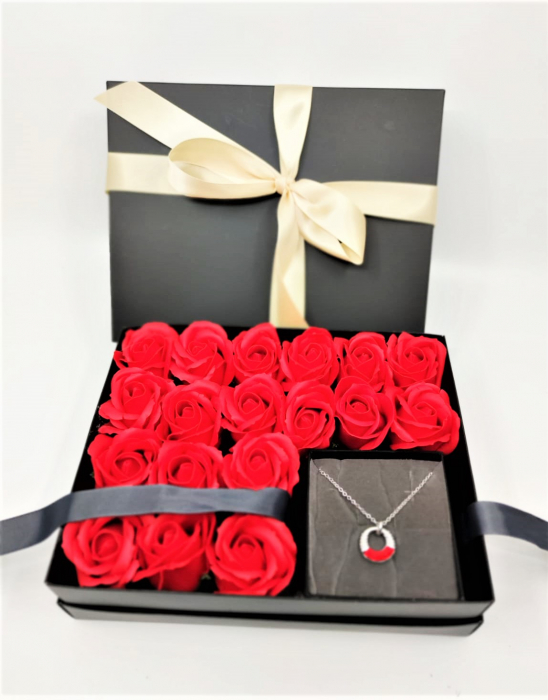 Pachet cadou pentru dama  cu 19 trandafiri de sapun Moonlight red cu cristale CS12103 [3]