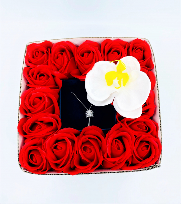 Pachet cadou pentru dama  cu trandafiri de sapun  si Lant argintiu, Daniel Klein, pentru dama, din otel inoxidabil, DKJ.2.4007-1 [1]