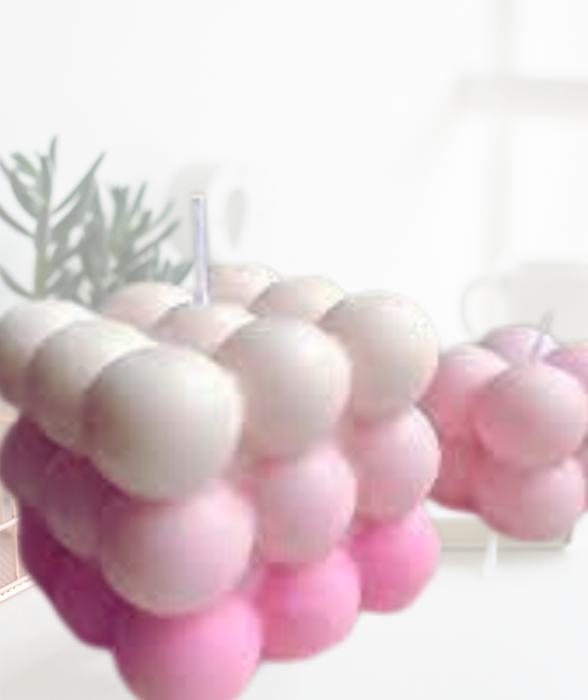 Lumanare parfumata decorativa din ceara naturala de soia, model cub Bubble roz degrade CBM3X3