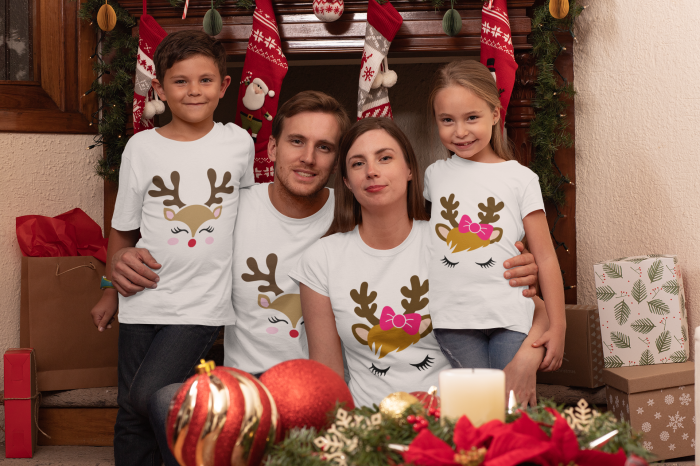 Set de tricouri personalizate Family mama, tata si copii cu tematica de Craciun, Happy Rudolf
